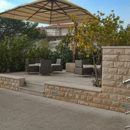 Mario Migros アパート マカルスカ